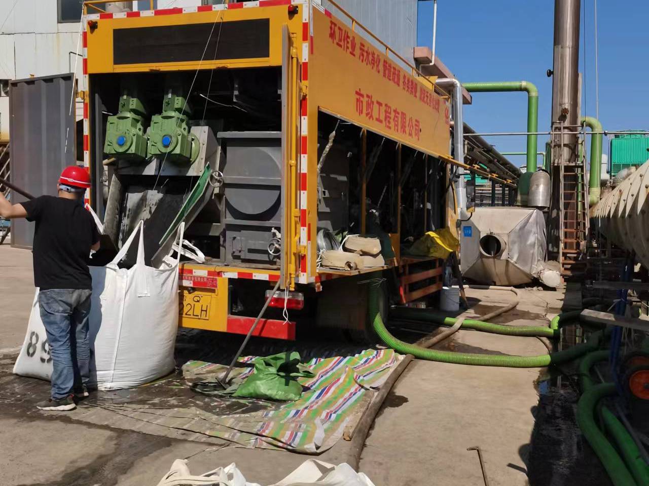 永丰淤泥压干处理